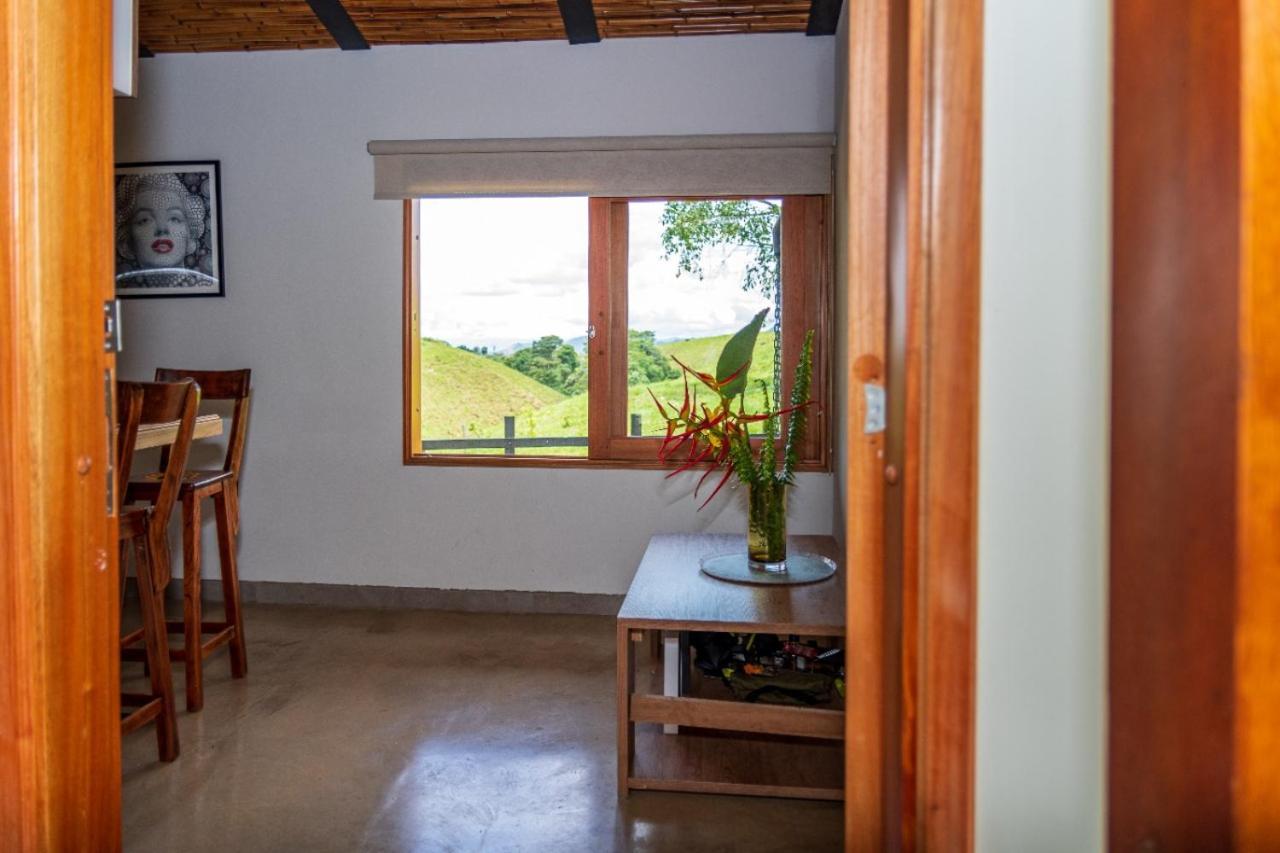Agradable Cabana Cafetera Con Jacuzzi A 12 Min Del Centro De Pereira Bagian luar foto