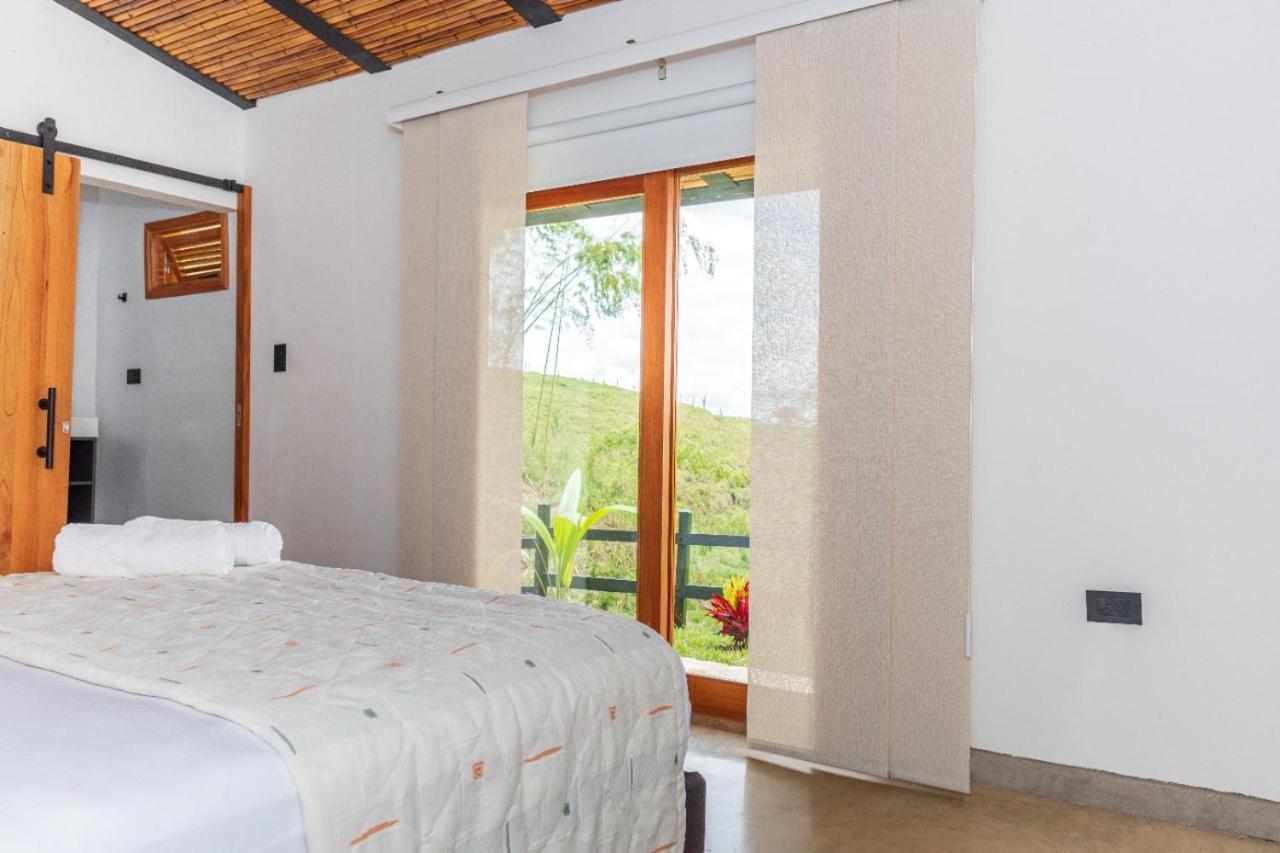 Agradable Cabana Cafetera Con Jacuzzi A 12 Min Del Centro De Pereira Bagian luar foto